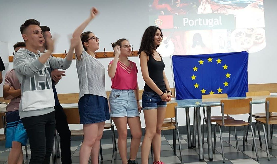 » Repenser l’école : gratuité, adaptabilité, européenne, … ? « , Adrien 23 ans
