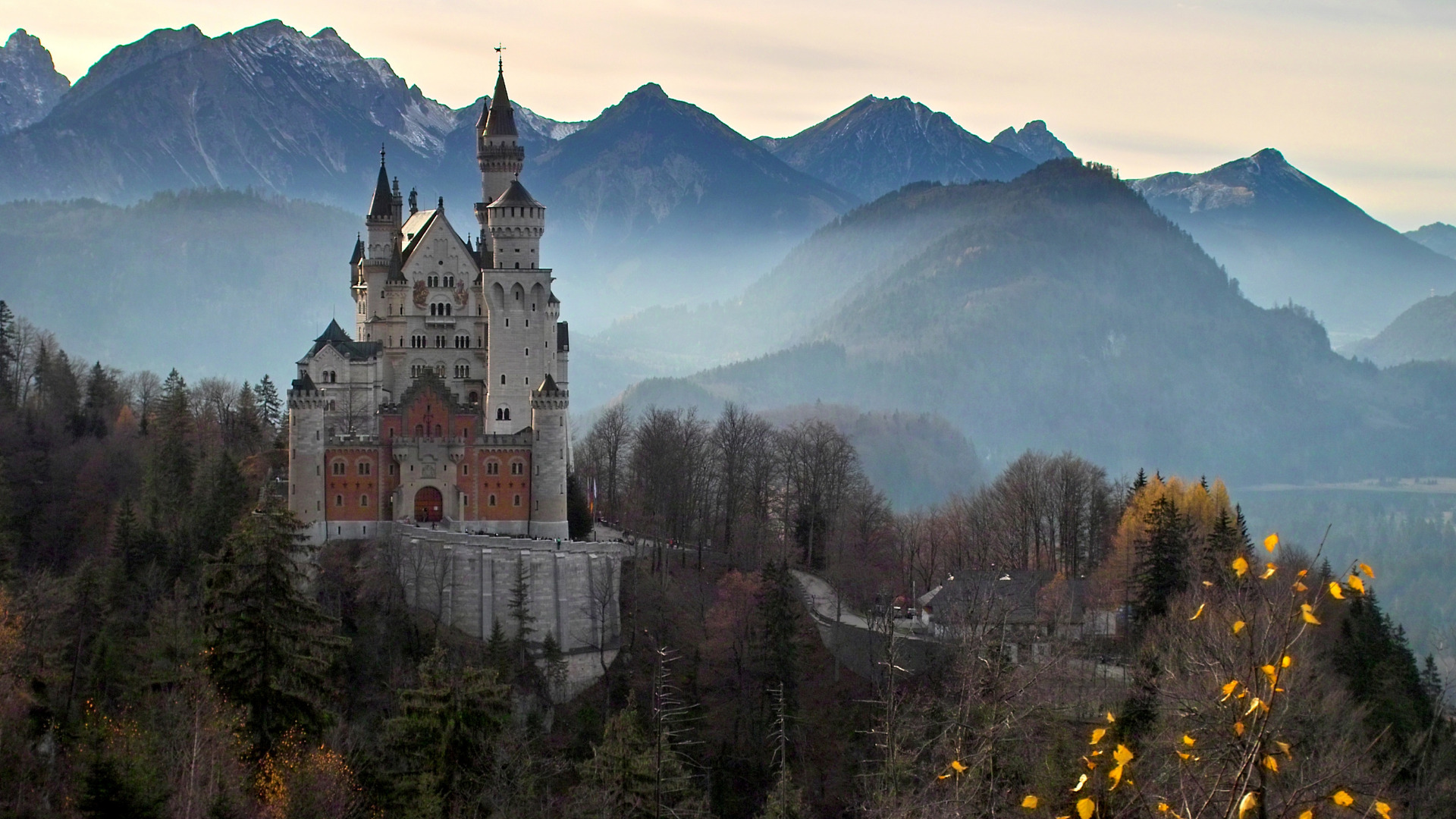 le château de Neuschwanstein le château de Neuschwanstein